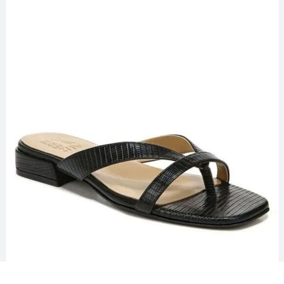 New NATURALIZER Precious Leather like Thong Slide flat black Sandals size 10 - Picture 1 of 7